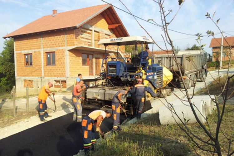Za puteve 1,6 miliona KM iz gradskog budžeta
