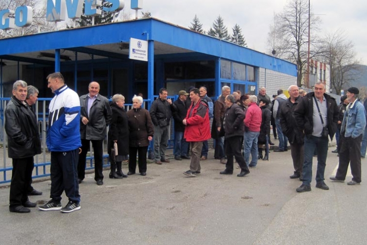 Ponovo protest ispred kapije RAOP-a