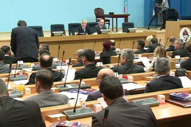 Parlament Srpske o Prijedlogu zakona o oružju i municiji