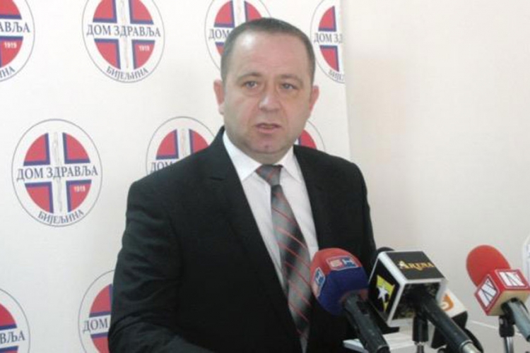 Maksimović isključen iz SDS-a