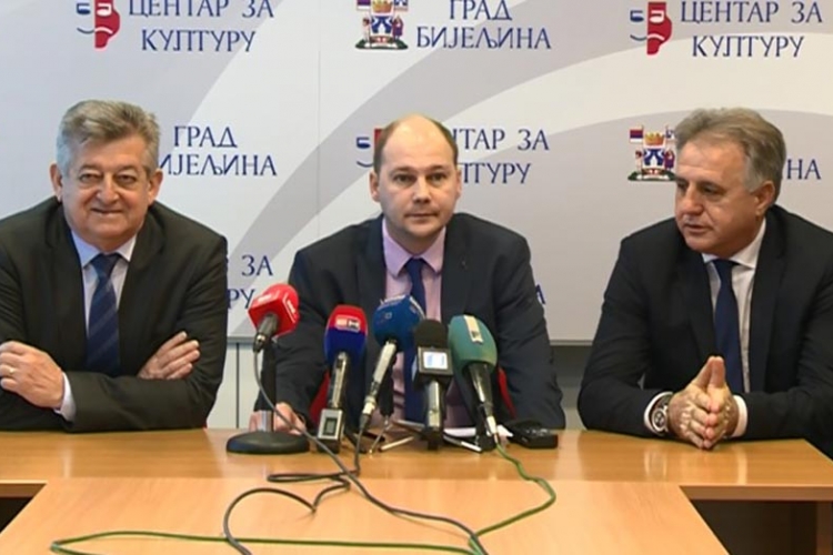 Bijeljina: Burić napustio SNSD