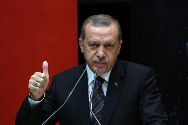 Lale Akgun: Erdogan želi da bude sultan