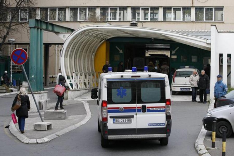 BG: Mladić preminuo pošto ga je pregazio autobus