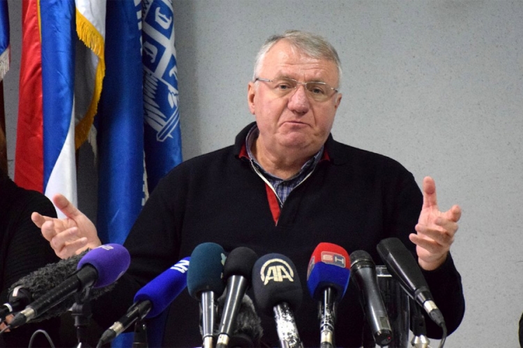 Šešelj: Imam saznanja da ću dobiti 25 godina zatvora
