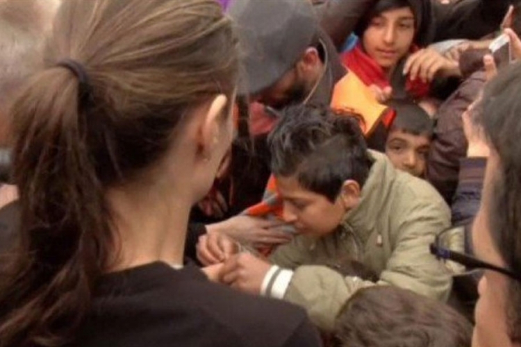 Anđelina Džoli stigla u Grčku da pomogne migrantima