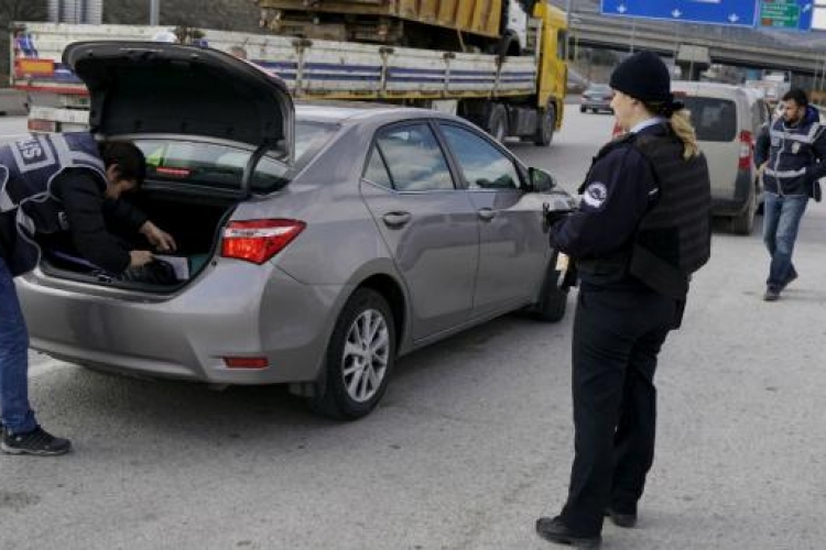 Pucnjava u Ankari, ubijeni civil i policajac