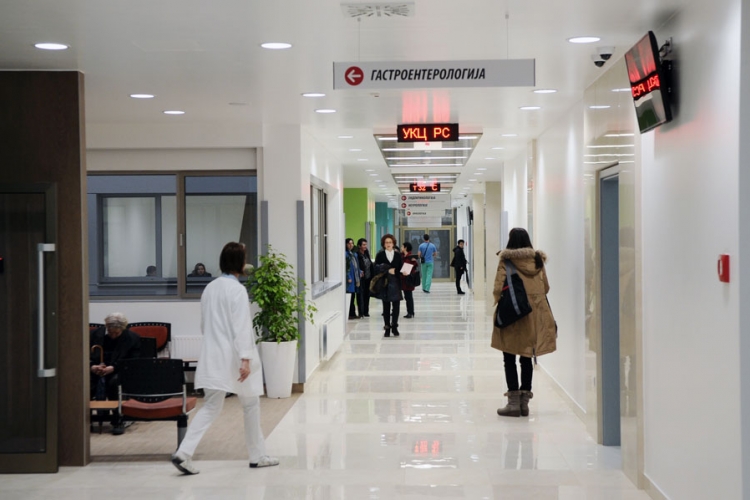 Brojna preduzeća i pojedinci podržavaju Univerzitetski klinički centar RS (FOTO)