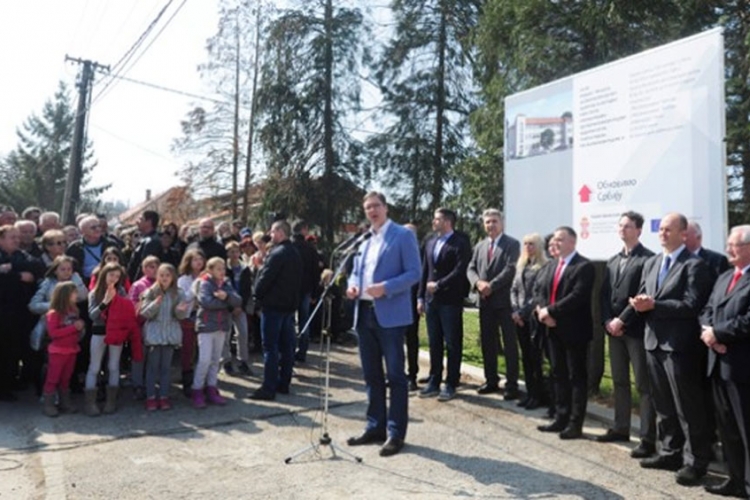 Vučić Zagrebu: Nismo ni fascinirani, niti uplašeni prijetnjama o blokadi pregovora