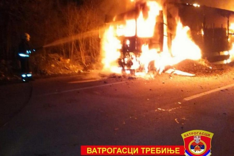 Vozača šlepera od sigurne smrti spasila polocijska patrola