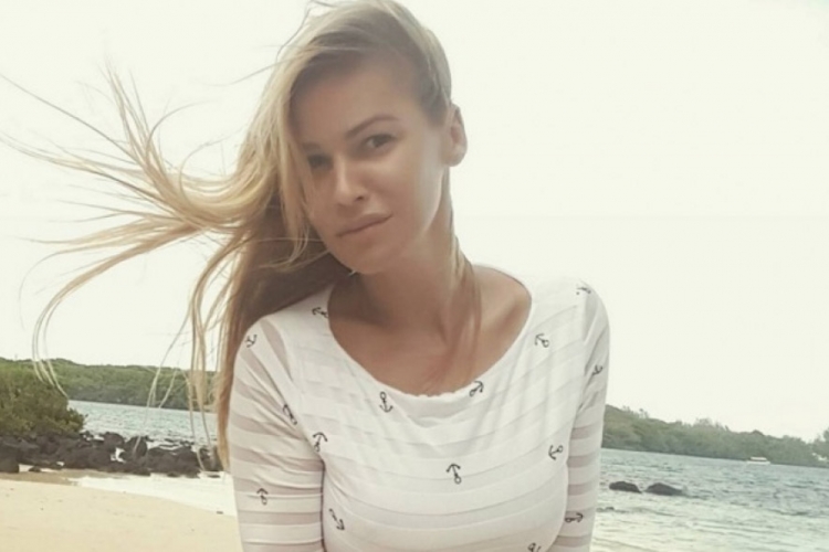 Nataša Bekvalac udomila bijelog psa kome je spasila život