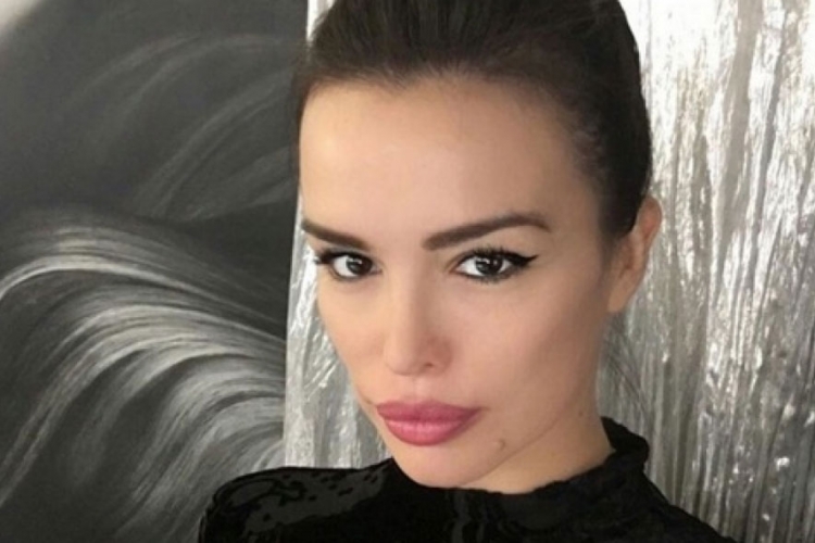 Severina u majici iznad pupka čeka toplije vrijeme (FOTO)