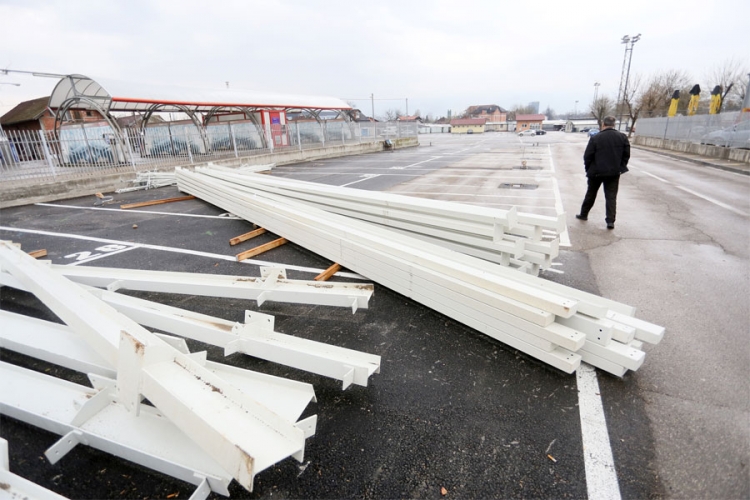 Pijaca u Lazarevu dobija triodesetak novih štandova
