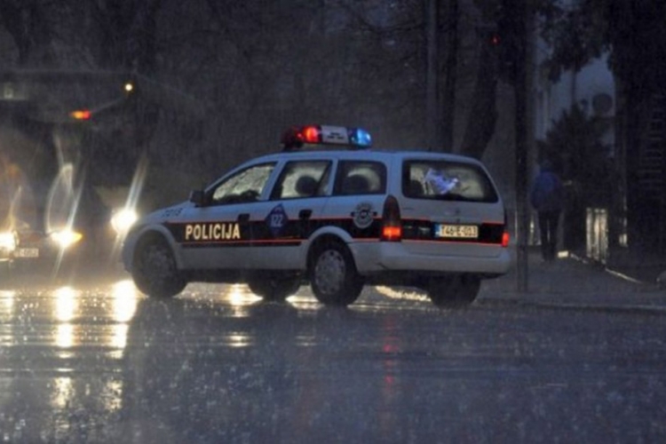 U saobraćajnoj nezgodi kod Žepča povrijeđena jedna osoba