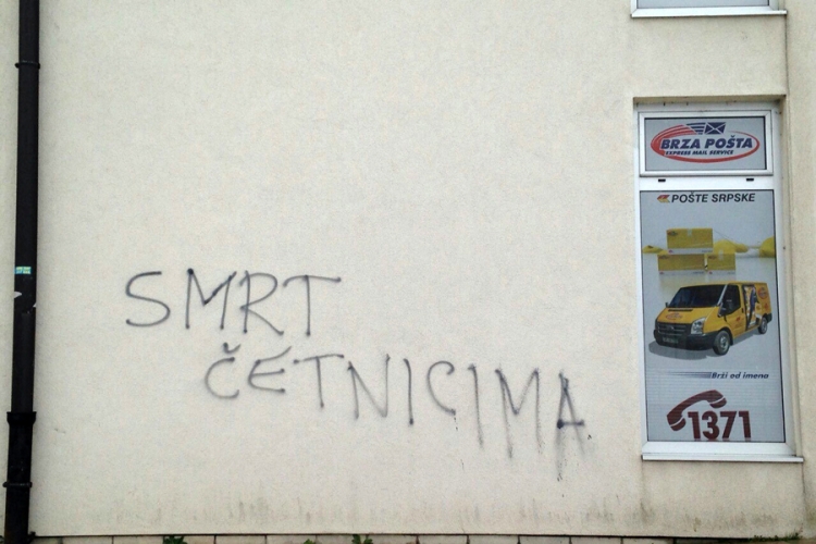 Grafiti “smrt četnicima “ na pošti u Istočnom Sarajevu