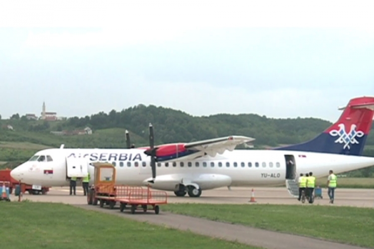 Pukla guma na avionu prilikom slijetanja na banjalučki aerodrom