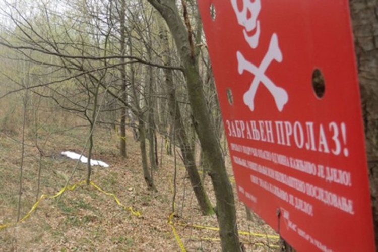 Deminer poginuo čisteći teren u Hajvazima kod Kalesije, dvojica ranjena