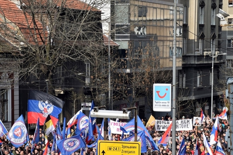Oko dvije hiljade ljudi na anti-NATO protestima u Beogradu