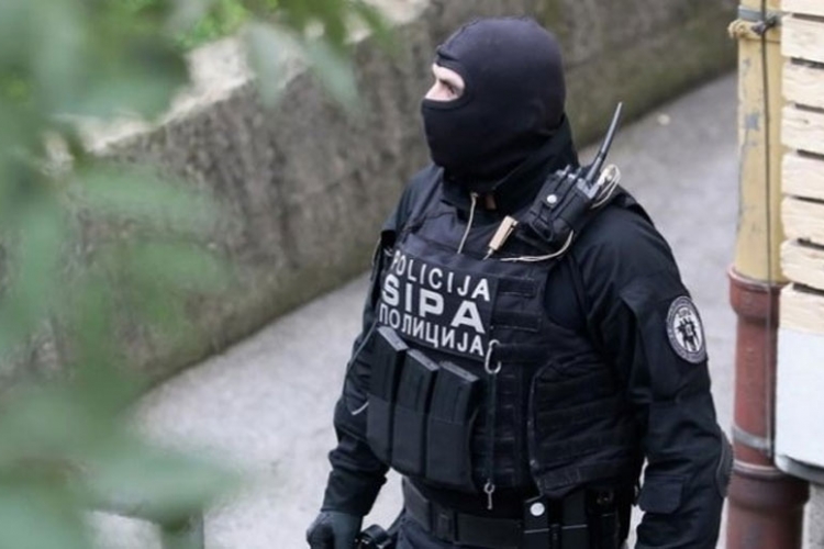 SIPA lišila slobode jedno lice zbog otkrivanja identiteta svjedoka