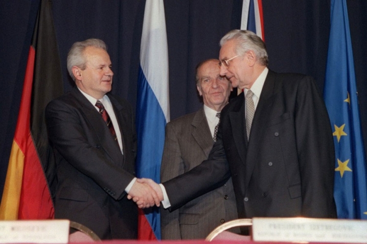 Novi dokumenti Klintonove biblioteke: Milošević Srbima u RS slao robu preko Hrvatske