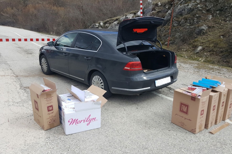 Gacko: Spriječeno krijumčarenje 7.566 kutija cigareta
