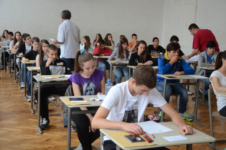 Struktura obrazovanja nezaposlenih diktiraće i upisnu politiku u RS