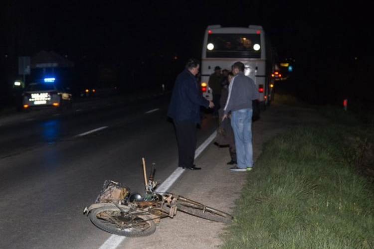 Prijedor: Biciklistu udario autobus