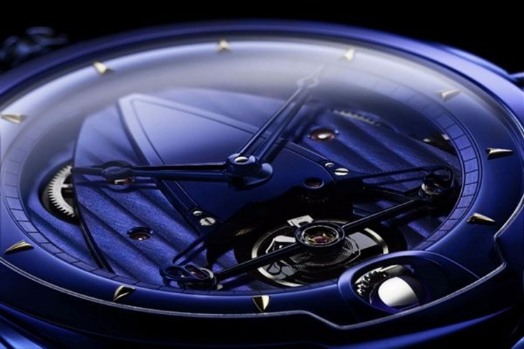 De Bethune: Sat inspirisan svemirom