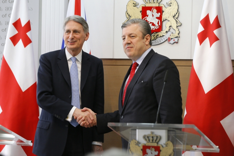 Hamond: Rusija ignoriše međunarodna pravila ponašanja