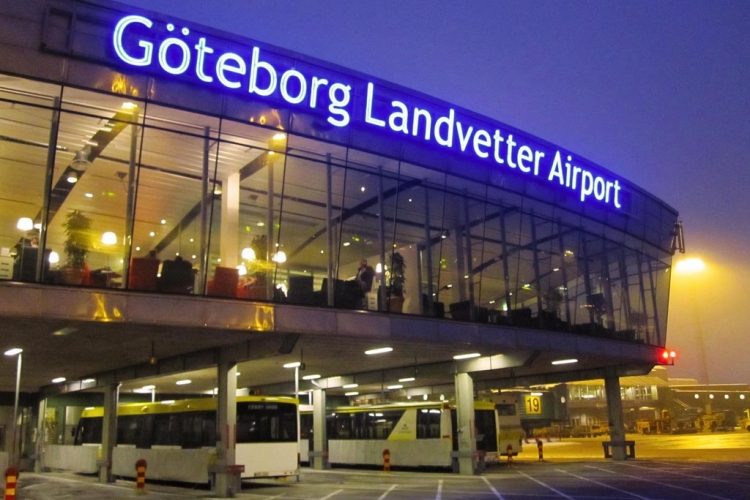 U toku evakuacija aerodroma "Landveter"