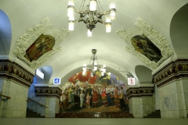 Kroz raskošni moskovski metro dnevno prođe više miliona ljudi (FOTO)