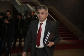 Privatnik na "bijelom hljebu": Skoro 3.000 KM za "nezaposlenog" bivšeg ...