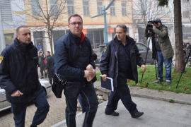 Su­đe­nje u pre­dme­tu "Stens": Li­po­va­ča se bra­ni ...