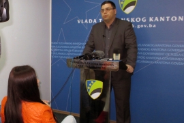 Mićanović zamolio radnike da prekinu štrajk glađu