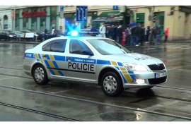 Prag: Pijani policajac udario 51 parkirano vozilo