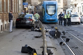 Za dlaku izbjegnuta tragedija u Hrvatskoj: Otac odgurno kolica ispred ...