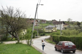 Motike u mraku, "pijani" stubovi