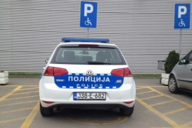 Kažnjen policajac koji je parkirao na mjestu za osobe sa invaliditetom