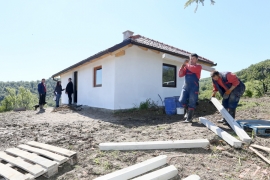 U Bijelom Potoku kod Debeljaka: Spomen-kuća za žrtve pokolja