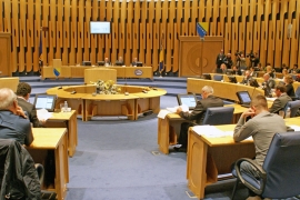 Dom naroda Parlamentarne skupštine BiH po hitnom postupku usvojio ...