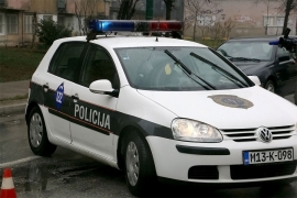 Visoko: U saobraćajnoj nesreći povrijeđen bračni par i kćerka


