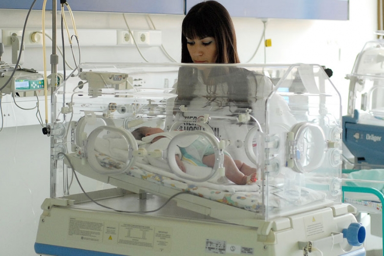 Nove pogodnosti u porodilištu UKC RS: Zalet u poboljšanju uslova za porodilje (FOTO)


