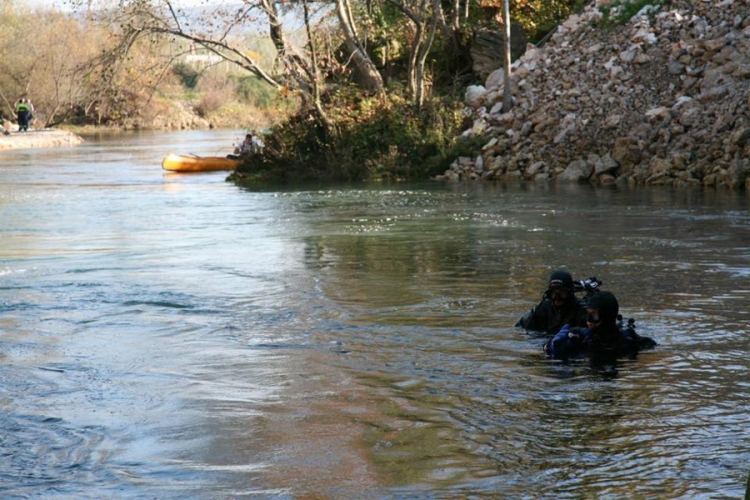 Mostar: U Neretvi pronađen leš ženske osobe