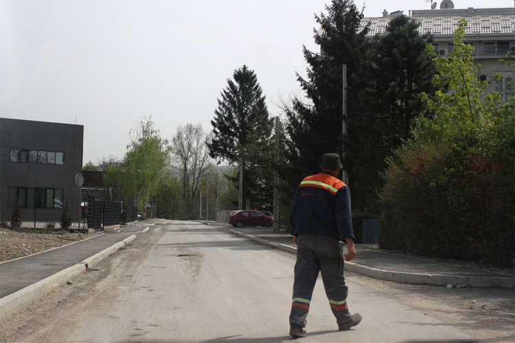 Česma: Protesti ako ulica ne bude gotova krajem aprila