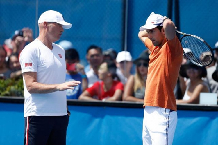 Novak trenira i poslije treninga (VIDEO)