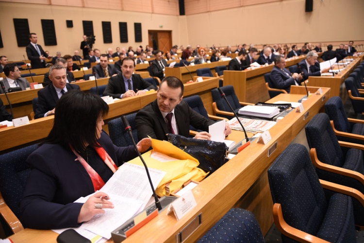 NS RS: Usvojen Zakon o policiji i unutrašnjim poslovima