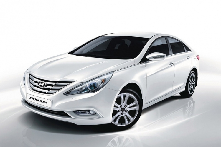 Hyundai povlači 173.000 Sonata zbog problema sa servom