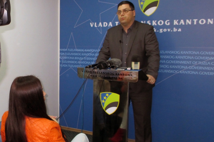 Mićanović zamolio radnike da prekinu štrajk glađu