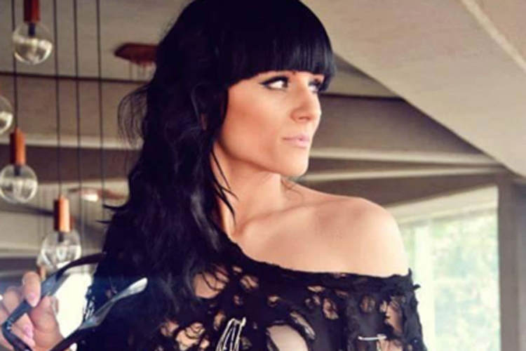 Modno-scenski performans u Pozorištu u Prijedoru 16. aprila
