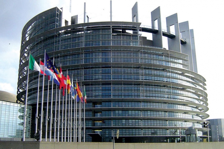 EU traži od Zagreba: Ne uslovljavajte Srbiju