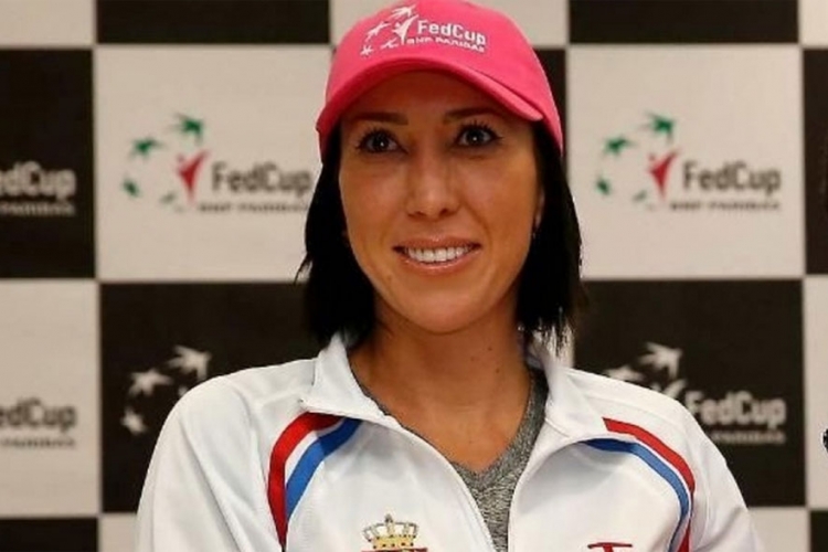 Nova frizura Jelene Janković (FOTO)